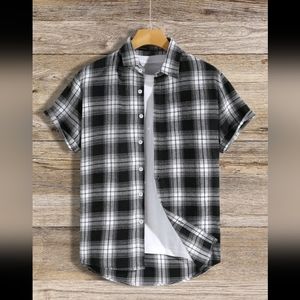 Men's White and Black Plaid Button-Up Shirt - Short Sleeve - Like New - Size XL